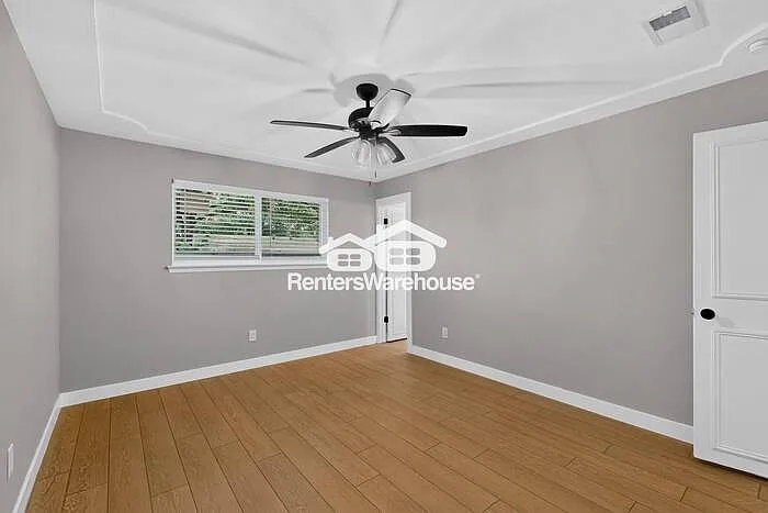 5306 Vincennes Ct — Photo 22