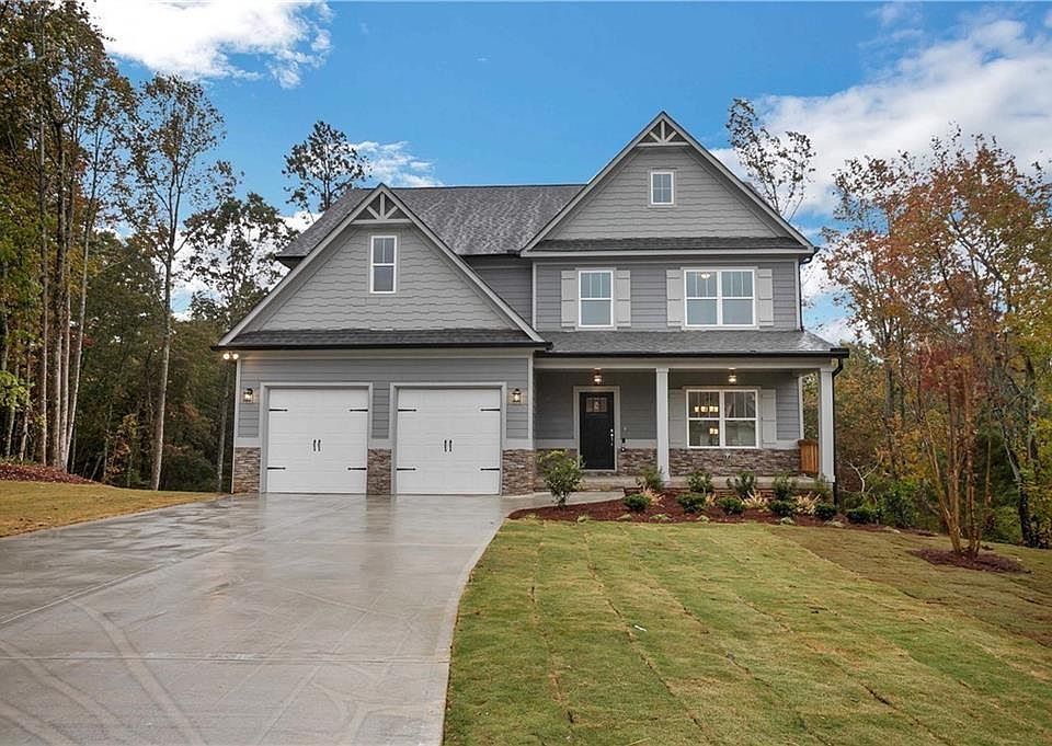 1st image of 590 Stoneledge Dr