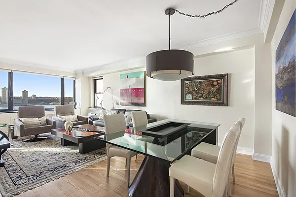 Sold by Stribling | media 2