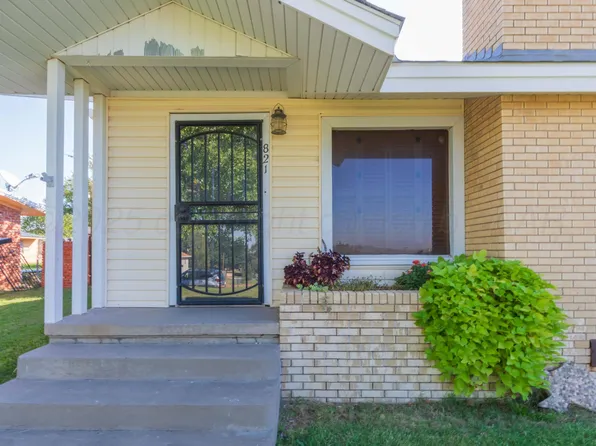 821 S 5th St, Canadian, TX 79014