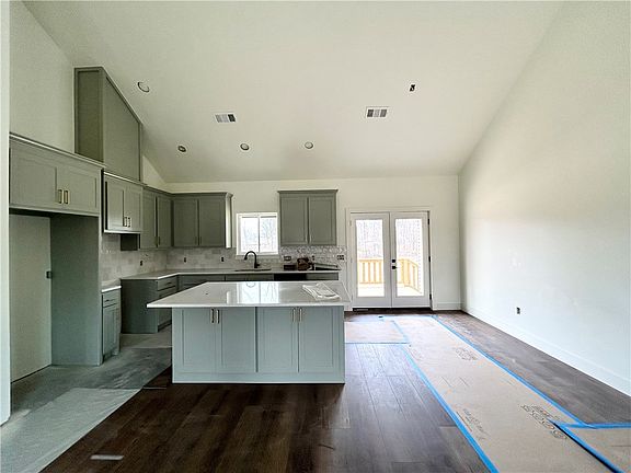 4th image of 21 Lockhart Ln