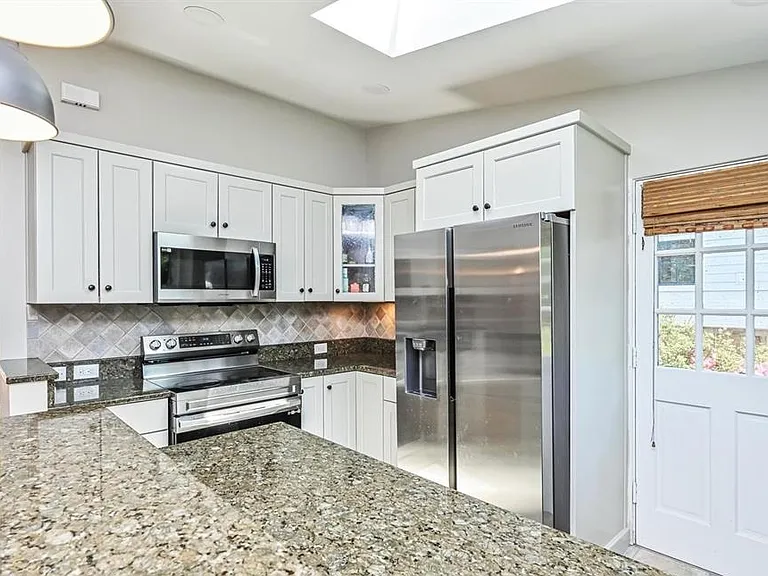 6520 Beverly Ave — Photo 8