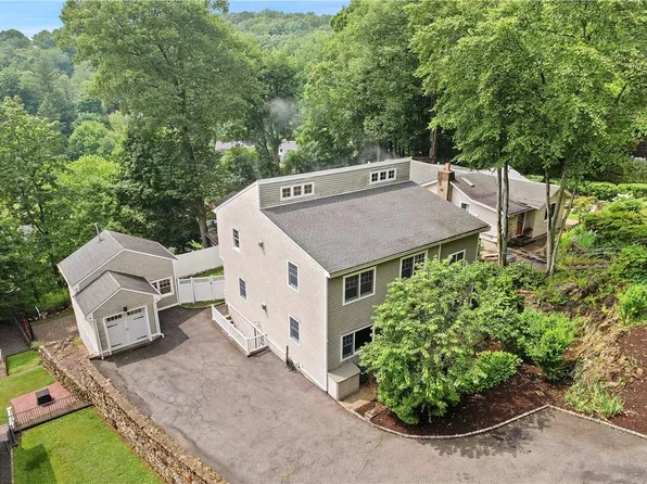 40 Lake Shore Drive, Pleasantville, NY 10570