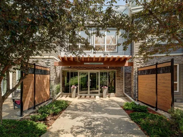 11642 S Valley Ridge Park NW #105, Calgary, AB T3B 5Z5