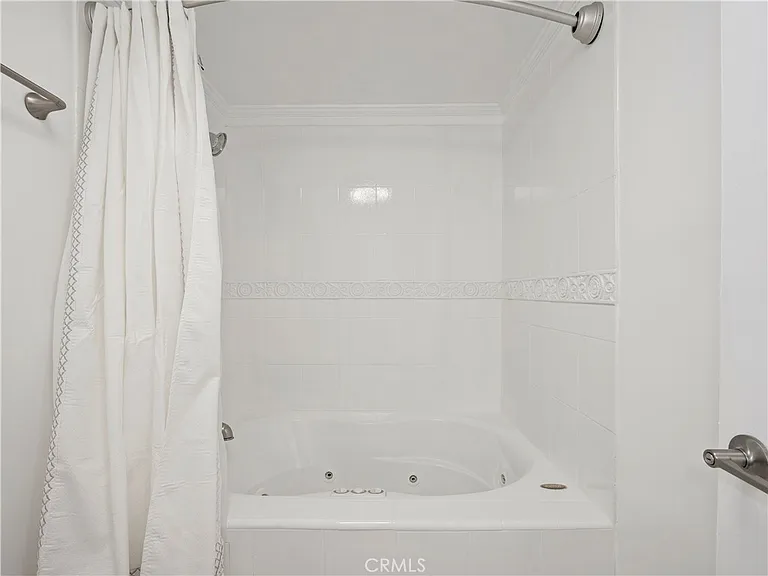 18411 Hatteras St #138 — Photo 22