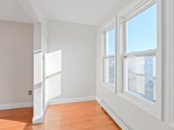 169 West 9th Street image 17 of 29