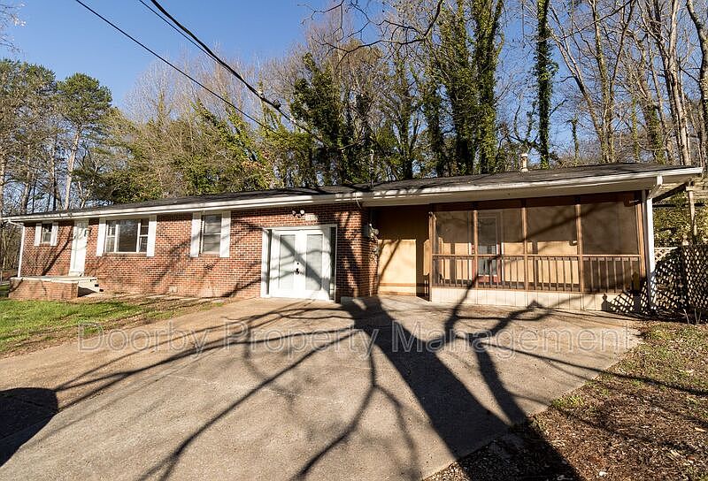 1st image of 1011 Dry Creek Ln