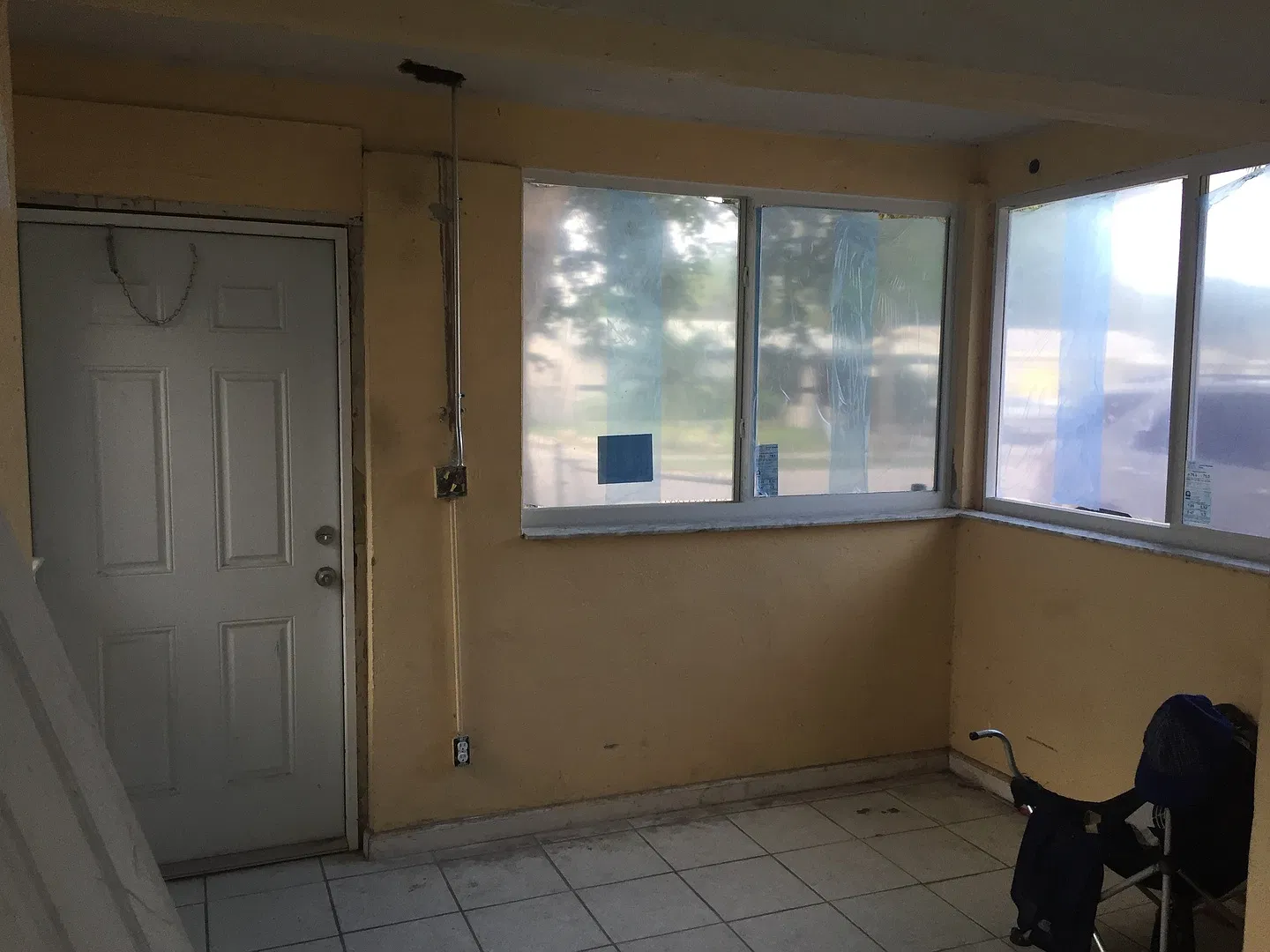2-1 Fully Remodel House With New Impact Windows — Photo 4