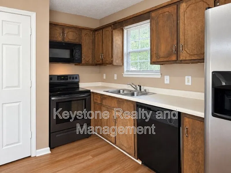 2 bed, 1.5 bath, 840 sqft, $1,125 — Photo 4