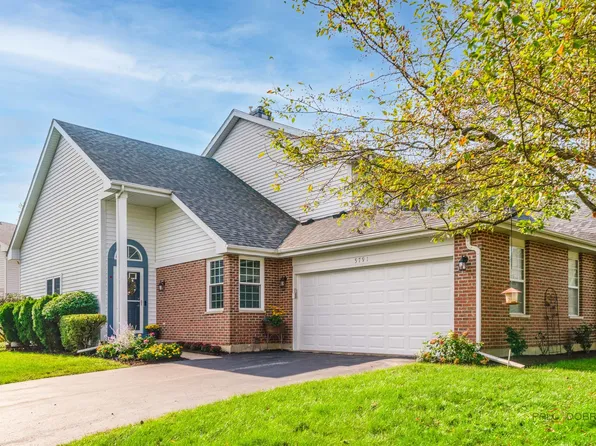 5791 Regency Ct, Gurnee, IL 60031