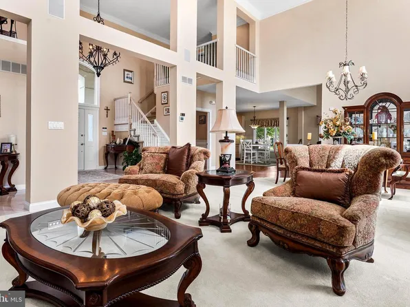106 Inverness Dr, Blue Bell, PA 19422