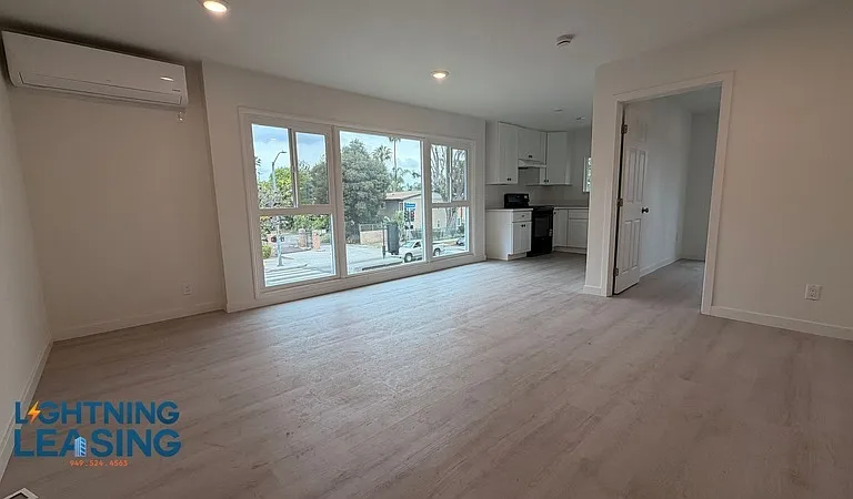 5000 Coliseum St #8 — Photo 1