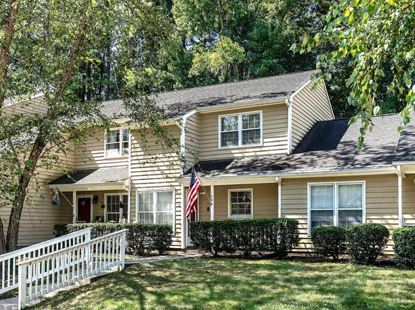 108 Hollow Oak Dr, Durham, NC 27713