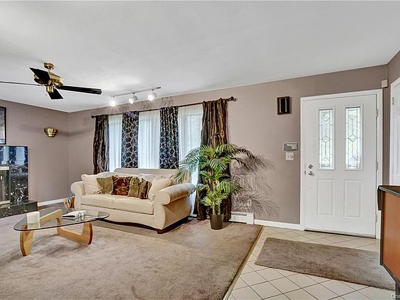 4th image of 18 Cherie Ln