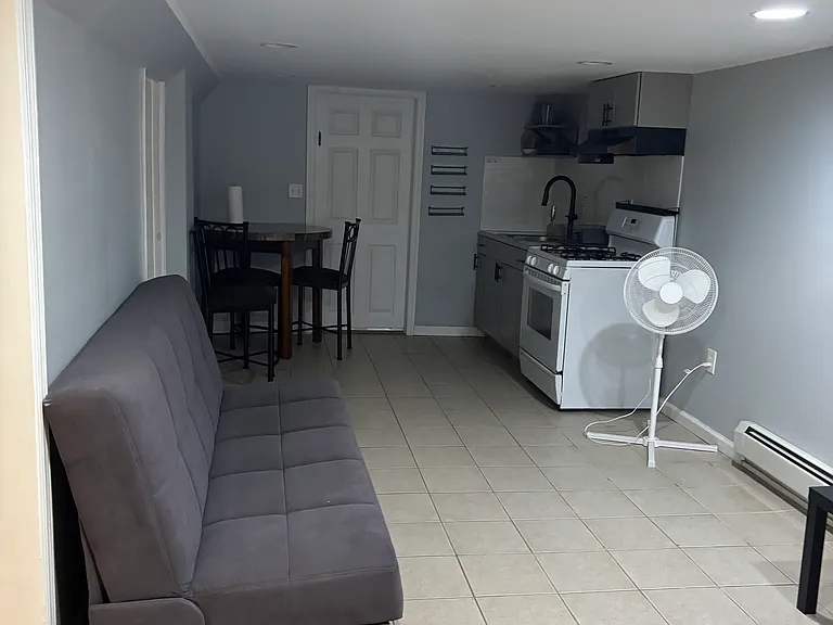 Magnolia Ave — Photo 9