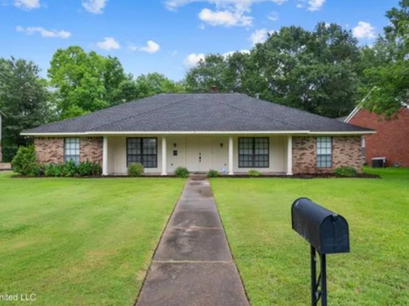 152 Westlake Dr