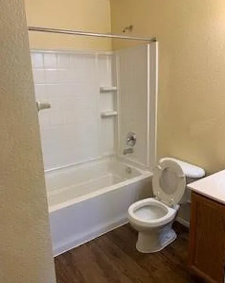 2712 Redwood St — Photo 10