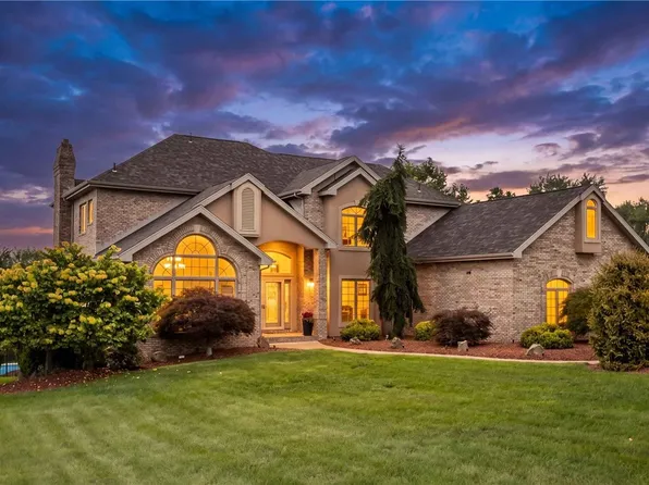 1002 Kings Ct, Trafford, PA 15085