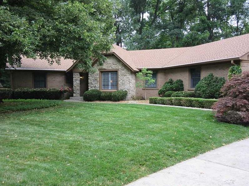 1st image of 908 W Oakwood Dr