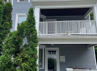 82 Newburg St FLOOR 2, Roslindale, MA 02131