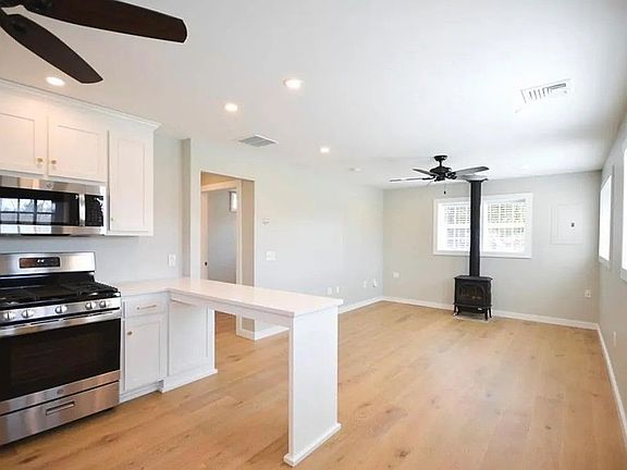 2nd image of 220 Wylie School Rd #222