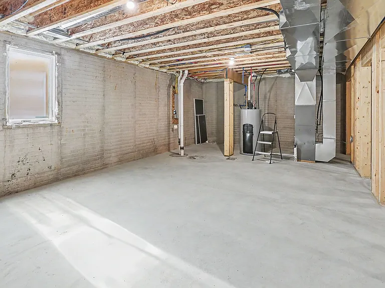 1507 Shady Brook Ln — Photo 17