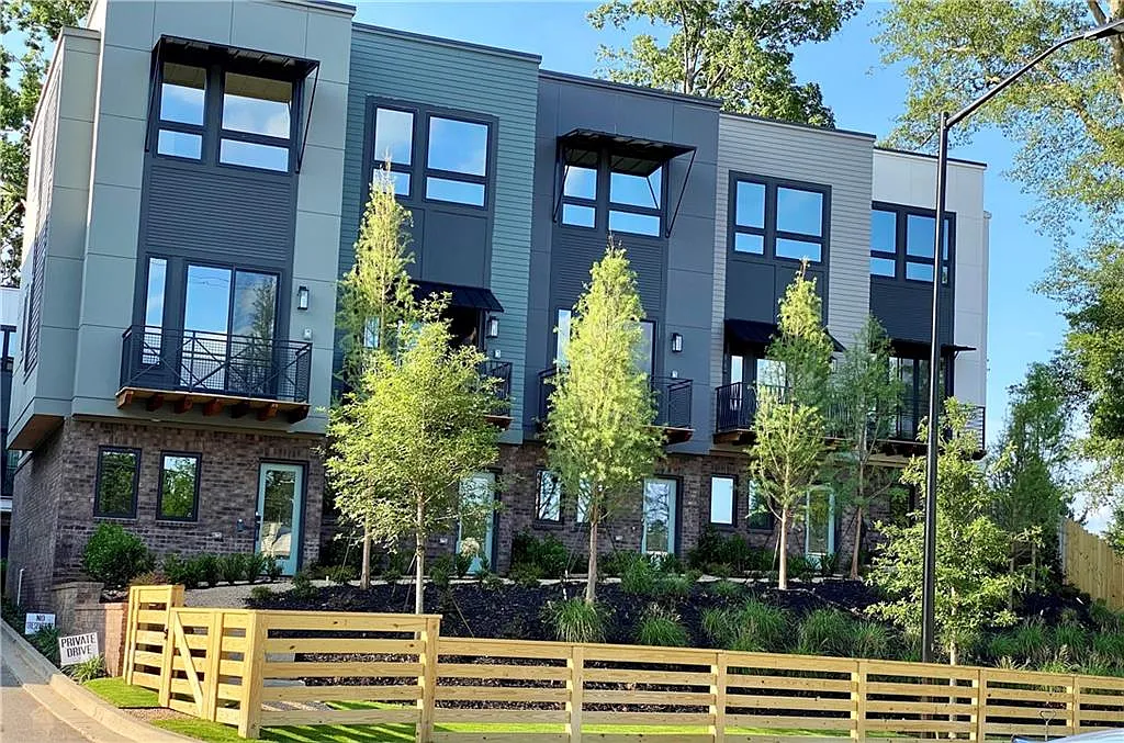 2 bed, 2.5 bath, 1356 sqft, $3,500 — Photo 2