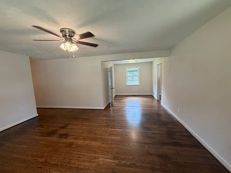 1221 Burlington Rd — Photo 8