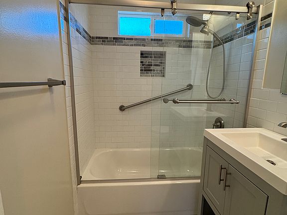 5th image of 161 N Berkeley Ave #161