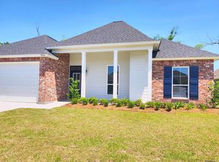 5174 Black River Rd, Darrow, LA 70725