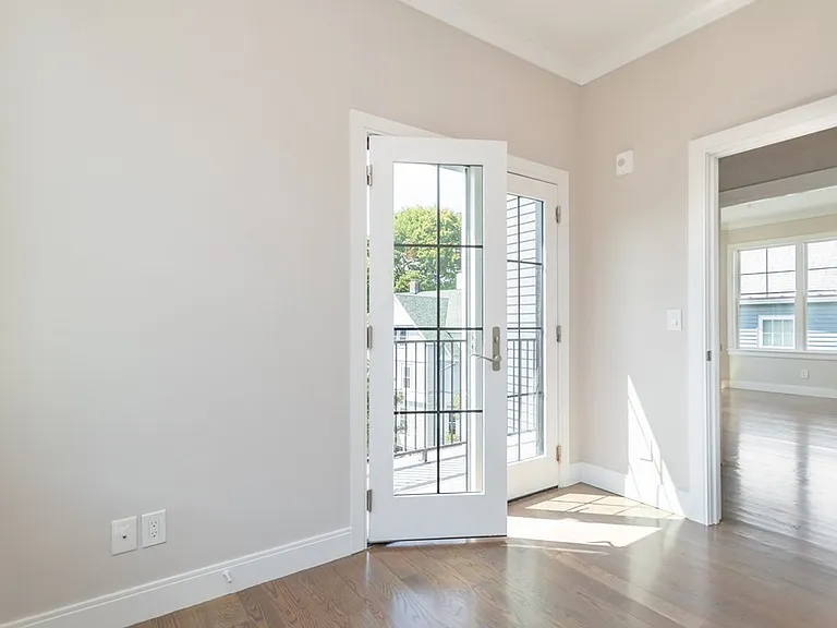 3247 Washington St #3 — Photo 4