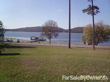 right side
						:
						view from right of lawn