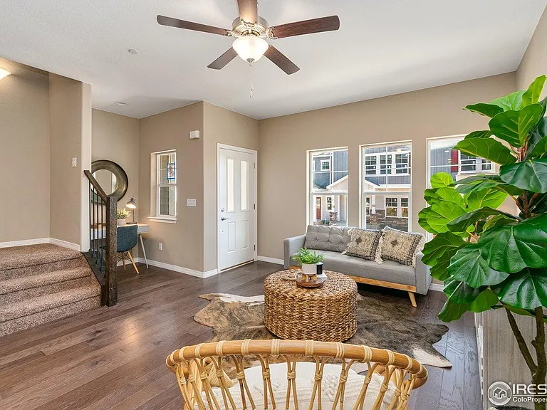 2473 Crown View Dr #5 — Photo 4