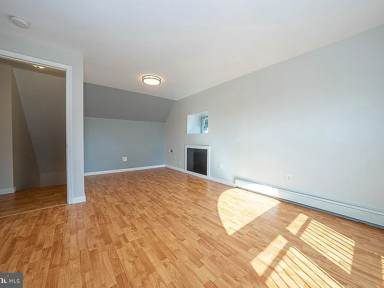6950 Fowler St — Photo 18
