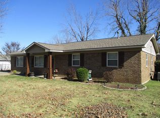 904 S Thompson Ave, Cushing, OK 74023