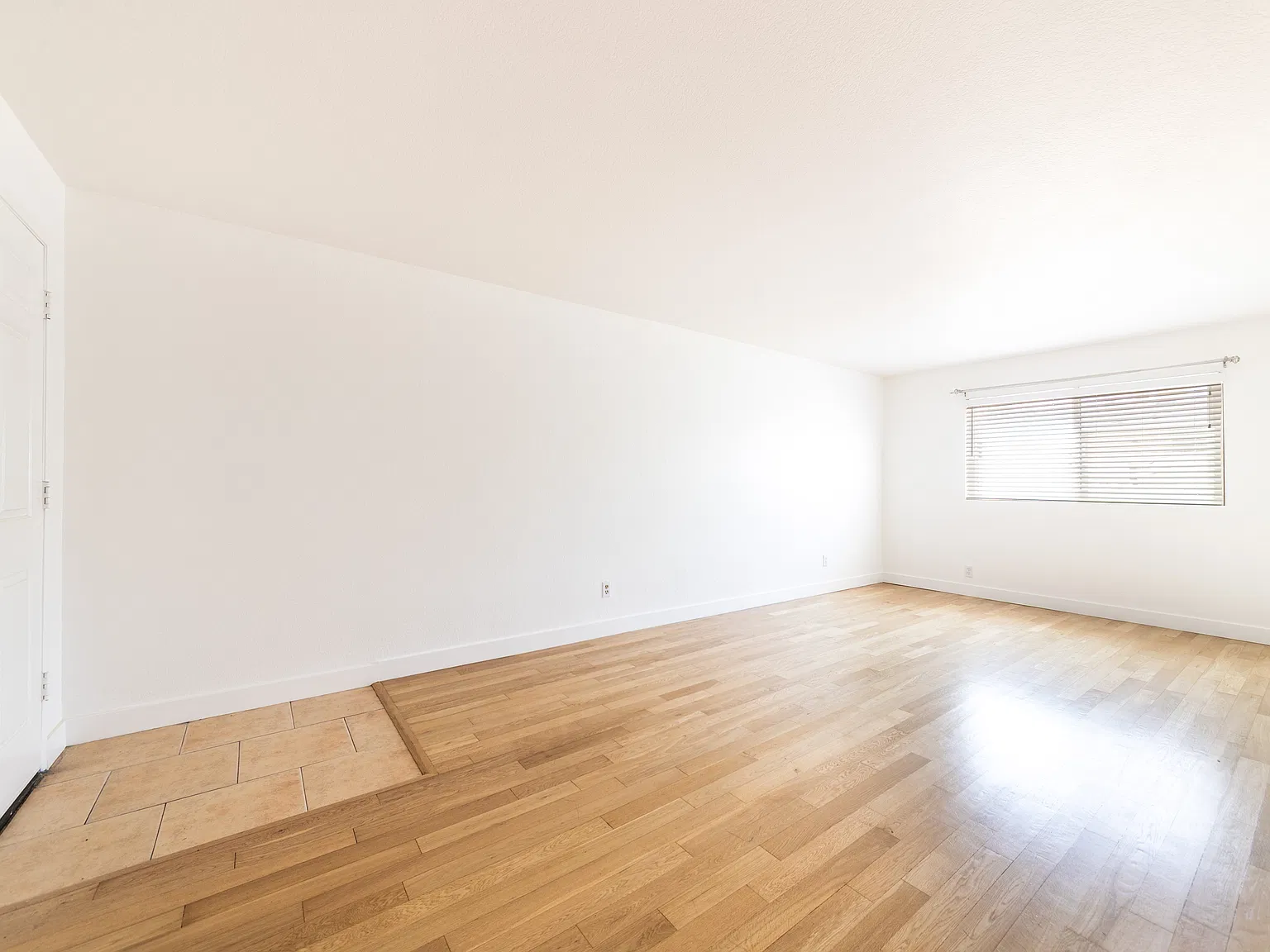 2 bed, $3,200 — Photo 3