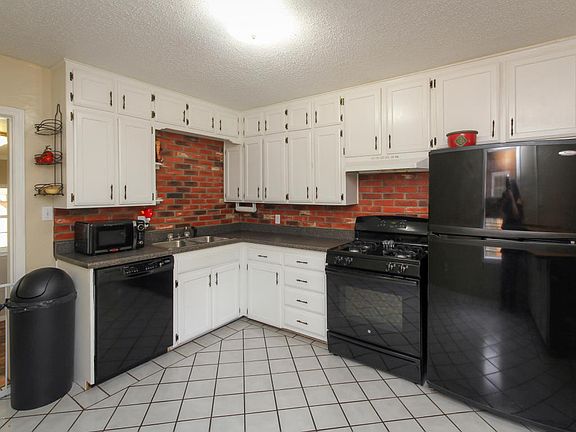 4th image of 1527 S Beverly Dr