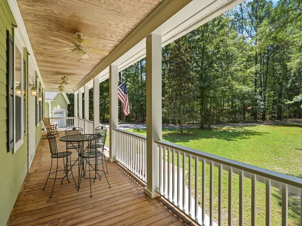 1404 Leisure Dr, Summerville, SC 29486