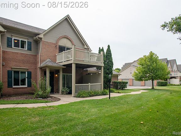 3rd image of 361 Marigold Cir