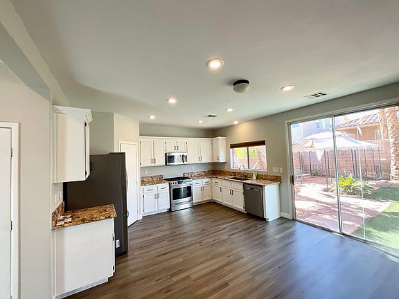 3rd image of 8329 Lavender Jade Ct