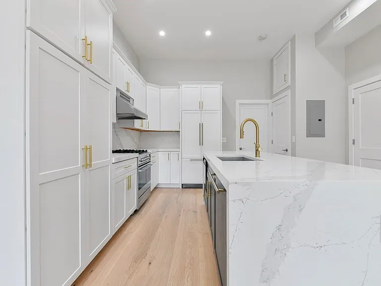 541 State St #3 — Photo 6