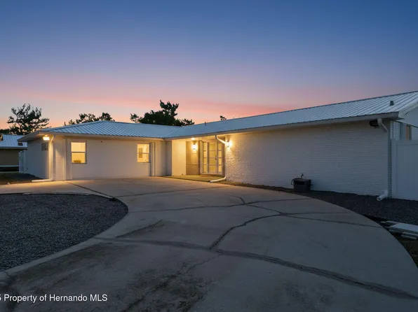 11982 W Bayshore Dr, Crystal River, FL 34429