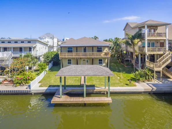 12832 E Madrid Rd, Galveston, TX 77554