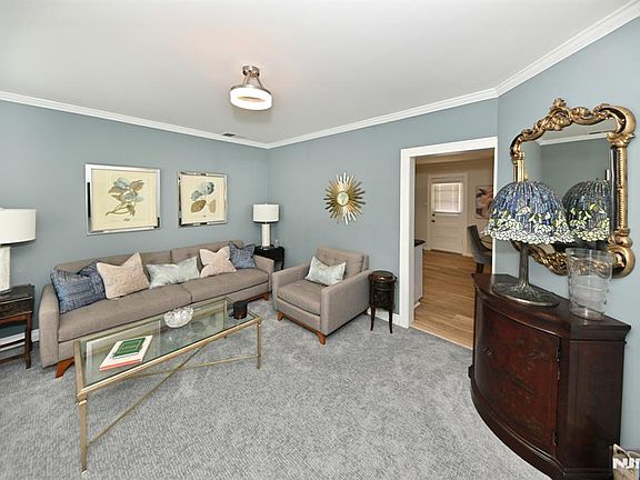 3rd image of 115 Forest Pl