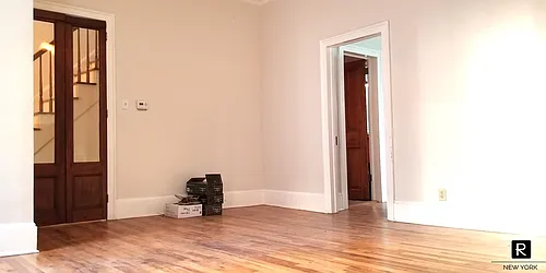 Rented by R New York