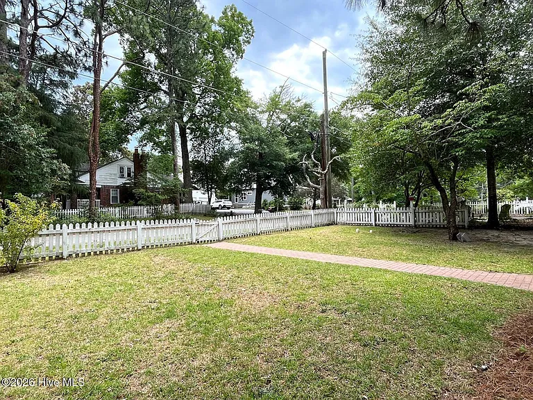 380 N Leak St — Photo 21