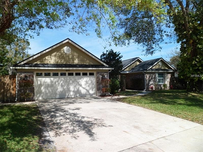 2nd image of 1643 Grange Cir