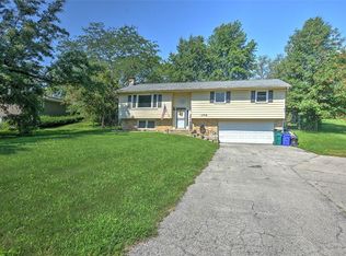 175 N Lake Shore Dr, Decatur, IL 62521