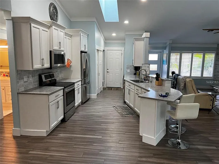 4594 Trails Dr — Photo 15