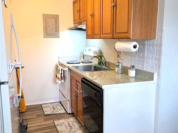 4th image of 5453 Camelot Dr APT 42